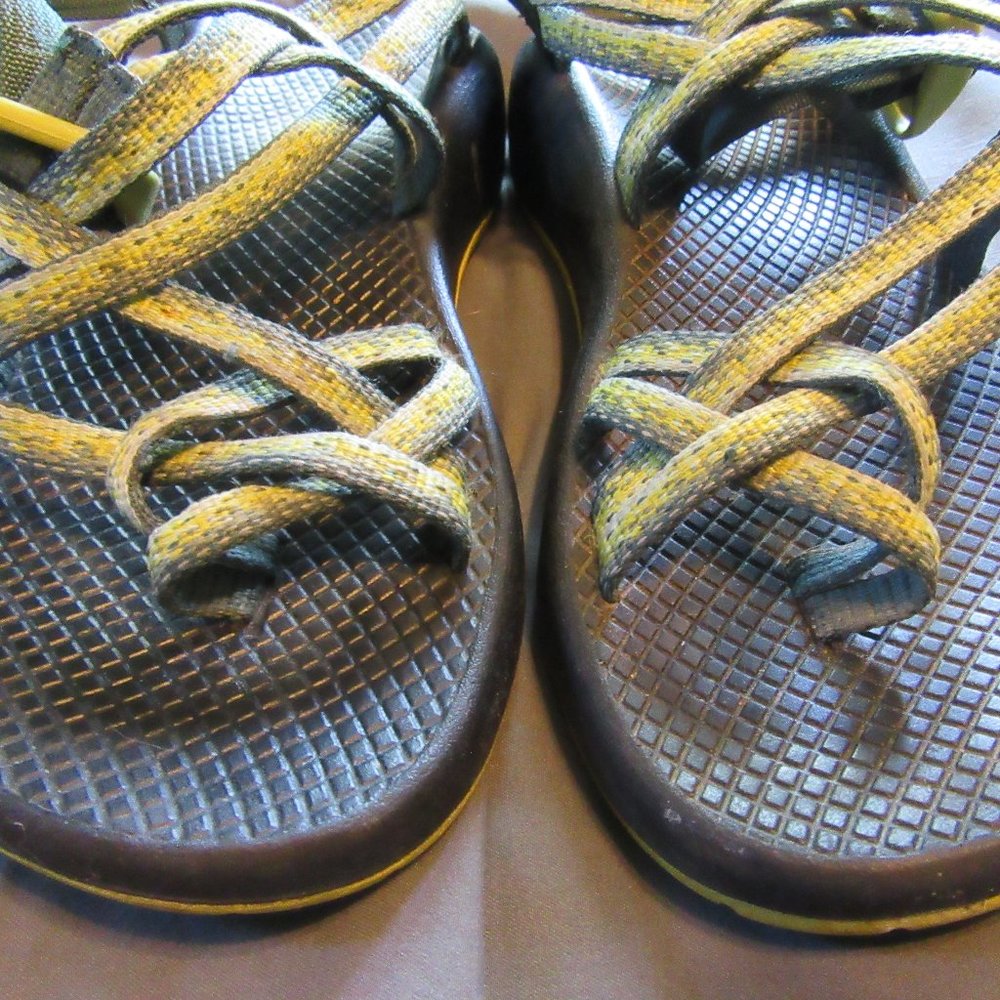 Womens Chaco Outdoors Hiking / Trail Sandals Sz 8